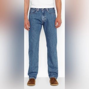 Men’s Levi's 505 Regular Fit Straight Leg Jeans Medium Stone Wash size 32x34